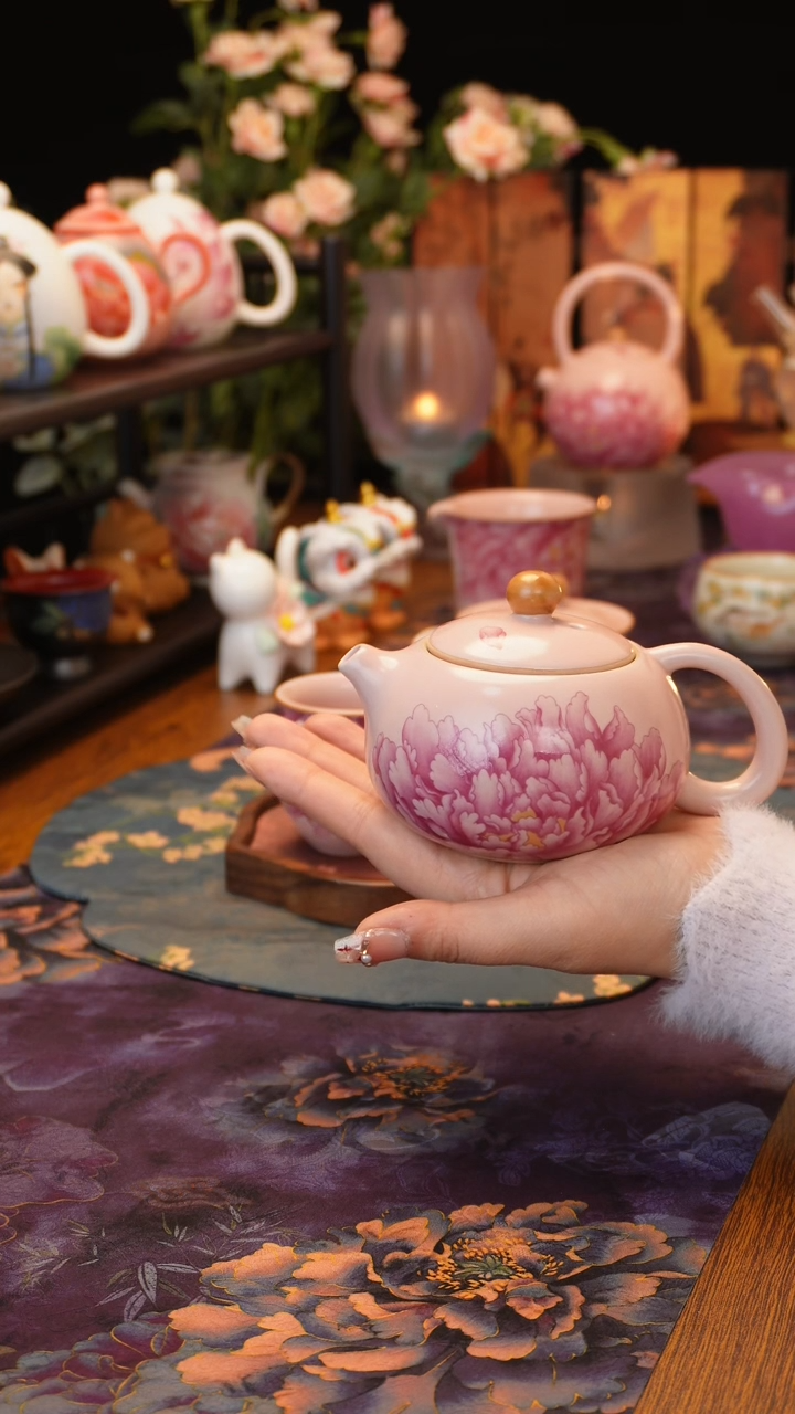 【闪购商品】粉汝牡丹西施壶······