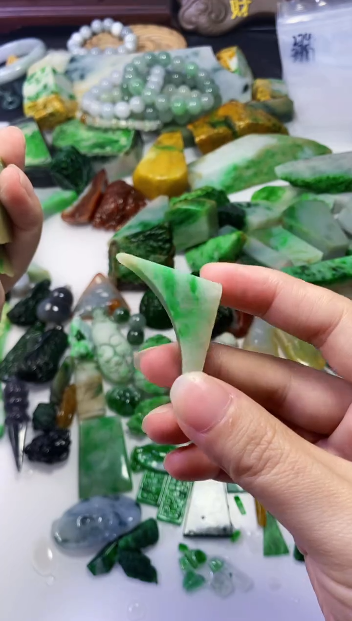 颈饰未镶嵌翡翠颜*曦274天然翡翠