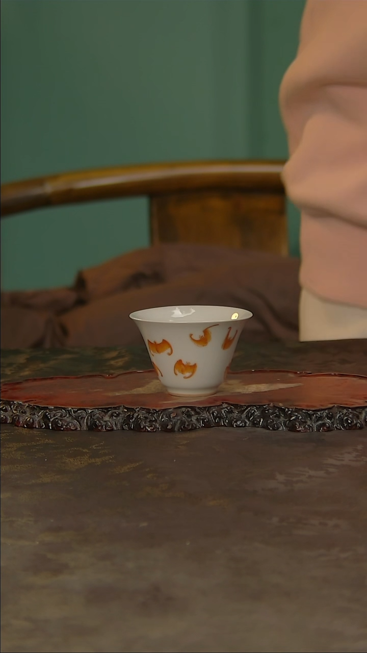 【闪购商品】青花手绘蝙蝠主人杯