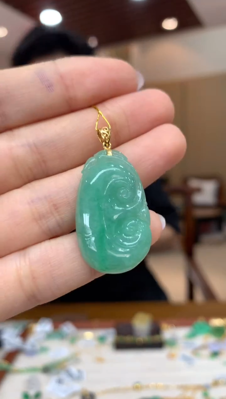 吊坠(不含链)18K金镶嵌翡翠如意