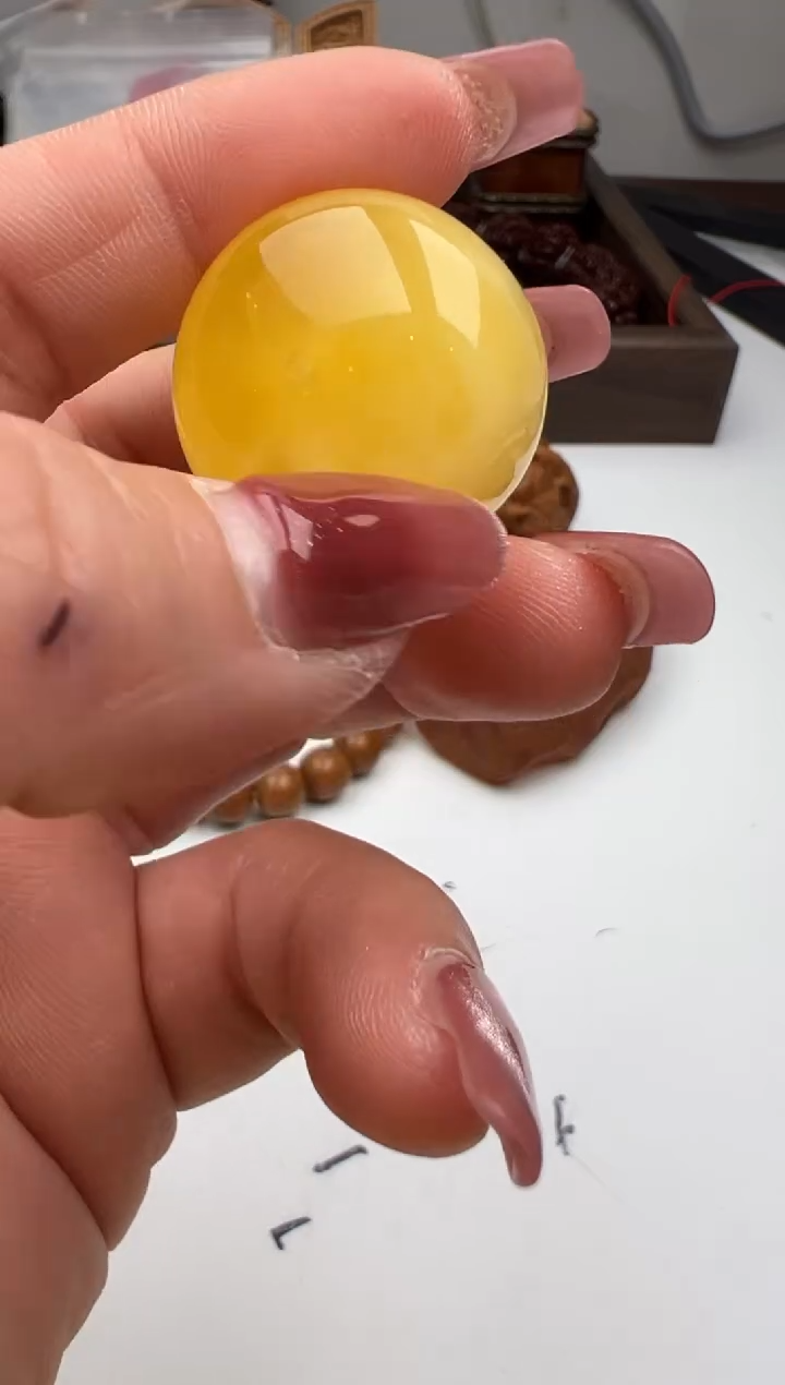 【闪购商品】琥珀裸石未镶嵌蜜蜡墩子10.6