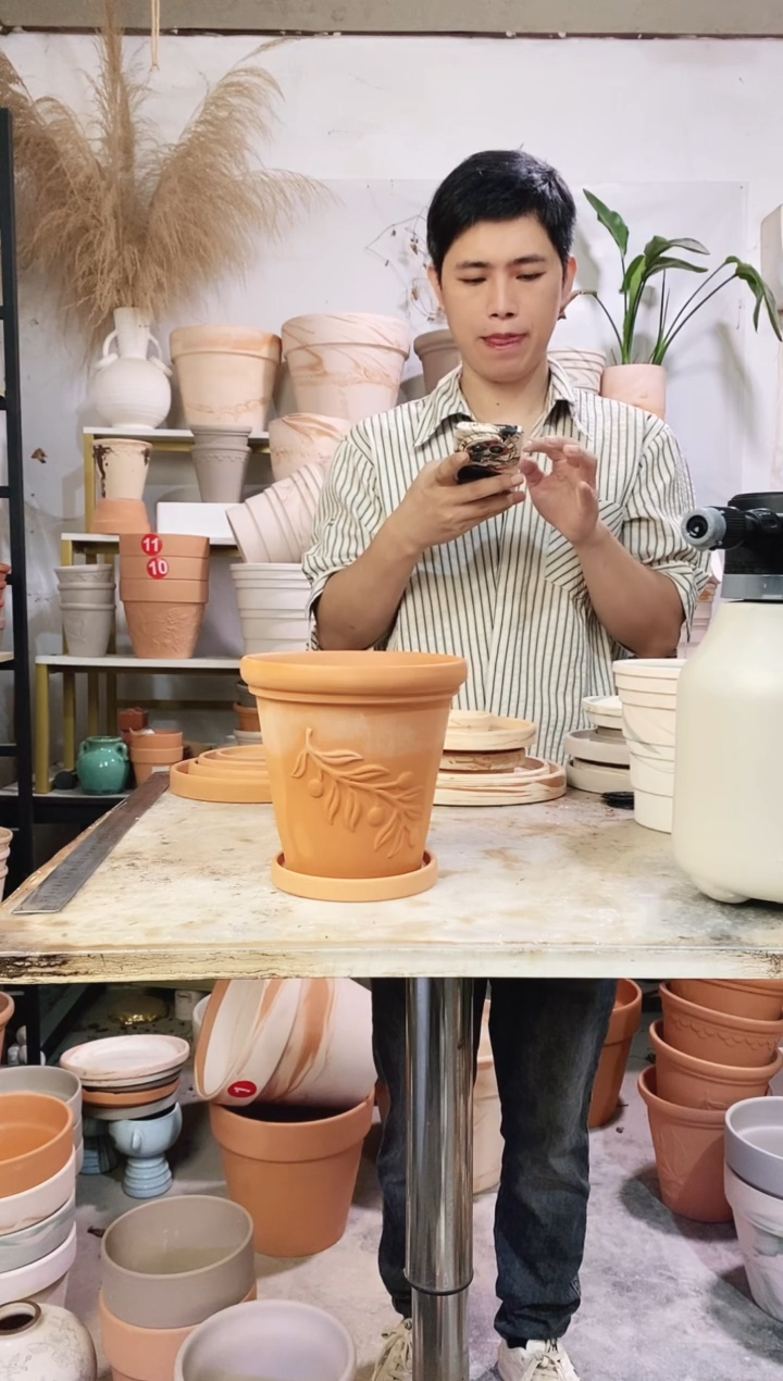 瑕疵无售后16*15红陶浮雕 1盆1托