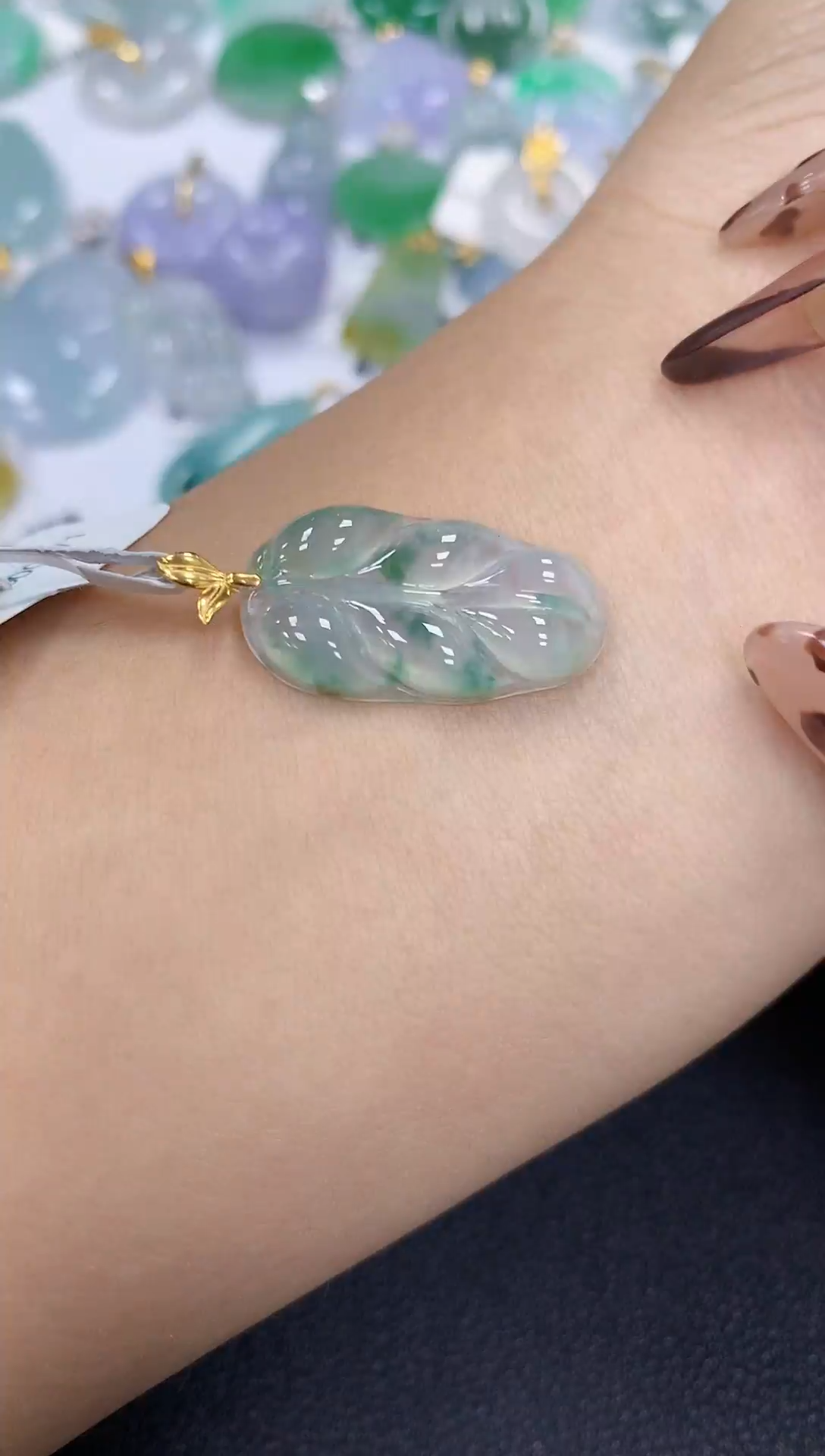 颈饰18K金镶嵌翡翠a货假一赔三支持复检百元上9元证书费自理