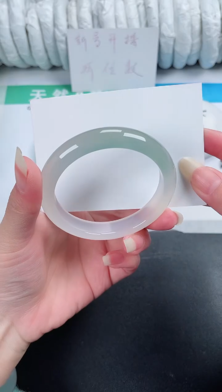 【闪购商品】石英质玉手镯未镶嵌29-56.5