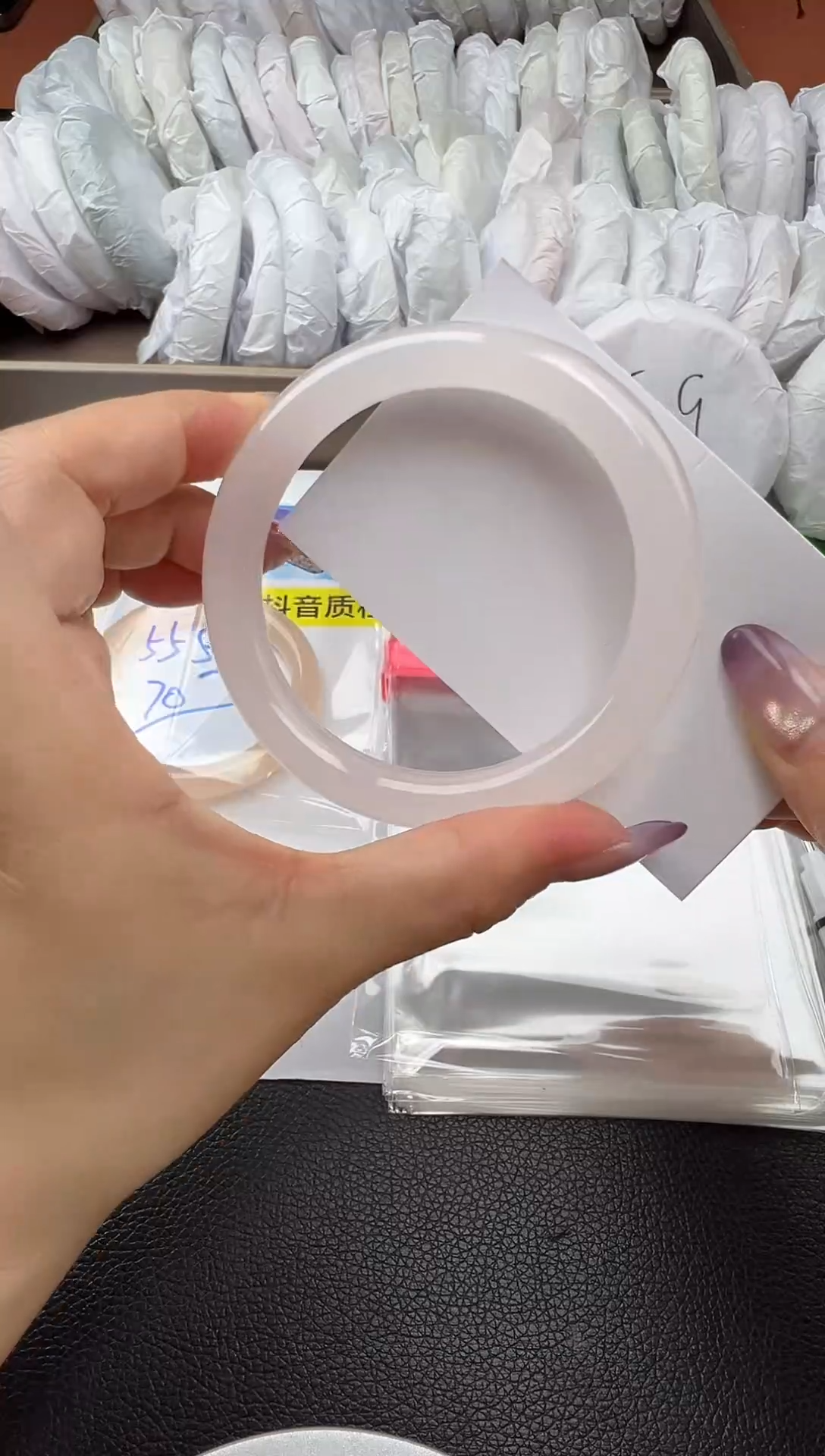 未镶嵌手镯石英质玉浅粉 圈口 58 59