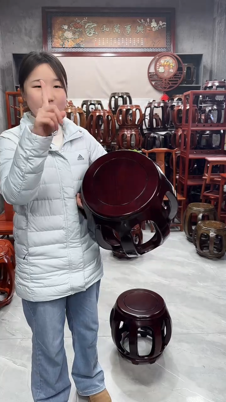 花梨木类家具酸枝色大号鼓凳一对（两条）