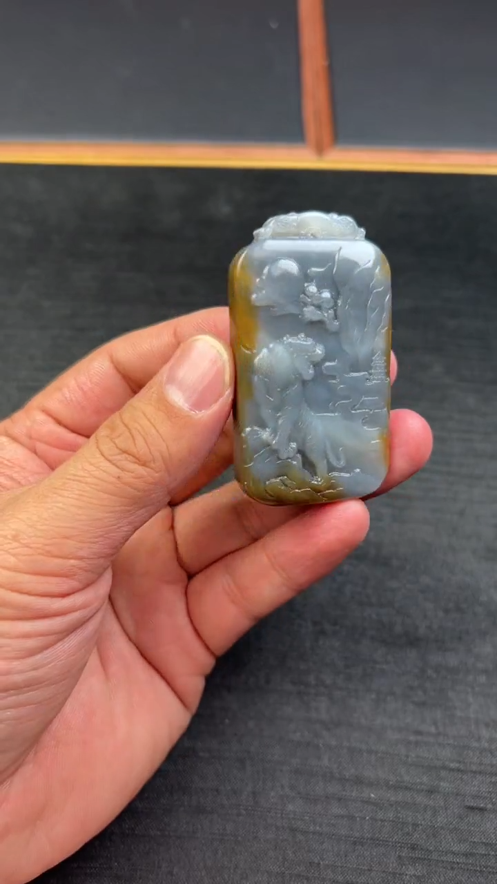 【闪购商品】和田玉吊坠(赠链)未镶嵌若羌微色差