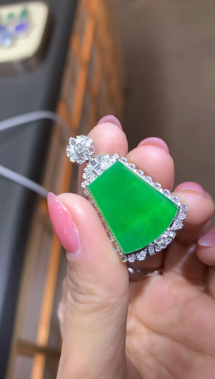 【闪购商品】翡翠颈饰18K金镶嵌|不退不换