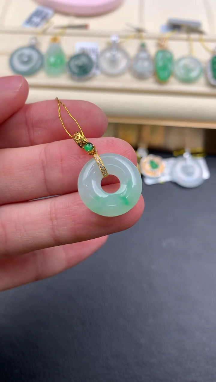 【闪购商品】翡翠颈饰18K金镶嵌D868     