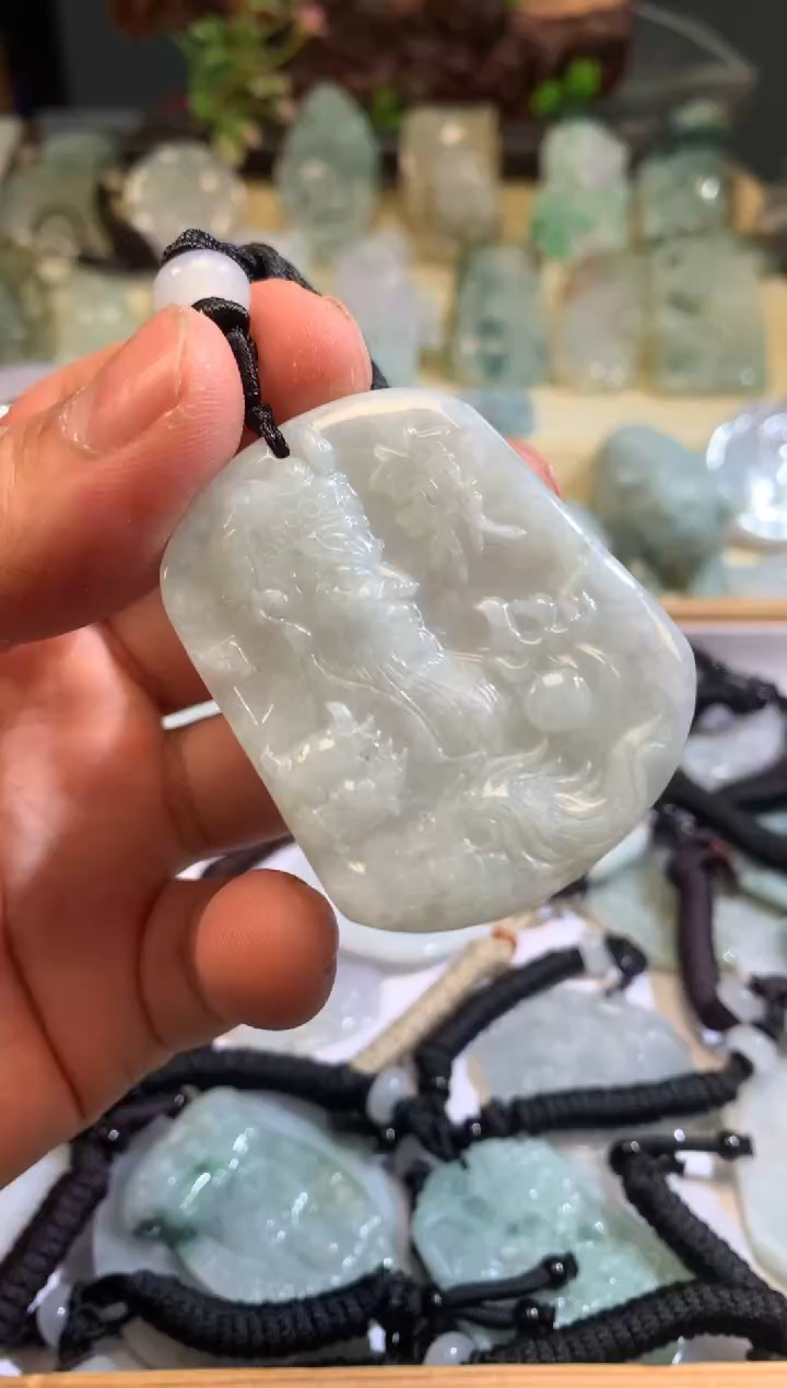 翡翠未镶嵌颈饰4/20/008