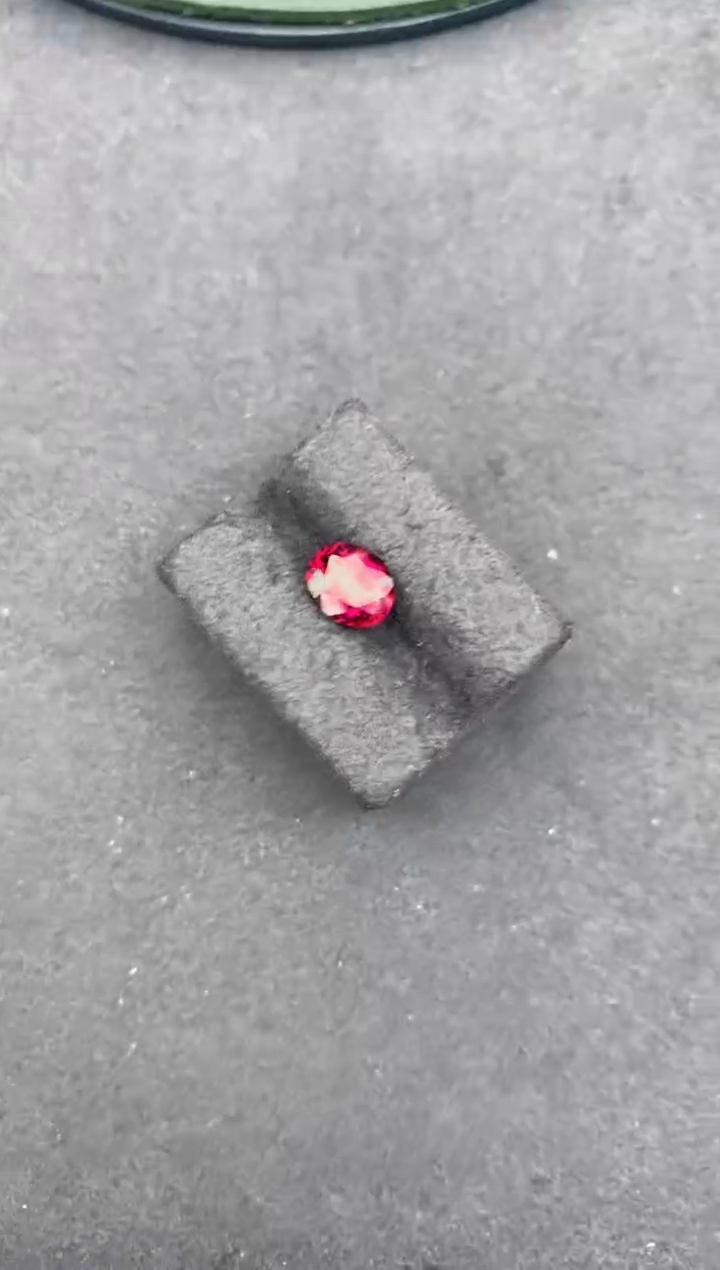 石榴石裸石未镶嵌1ct镁铝榴石