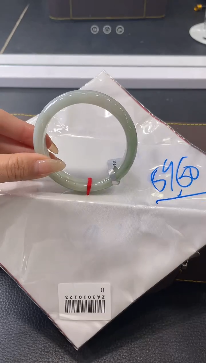 【闪购商品】翡翠手镯未镶嵌手镯