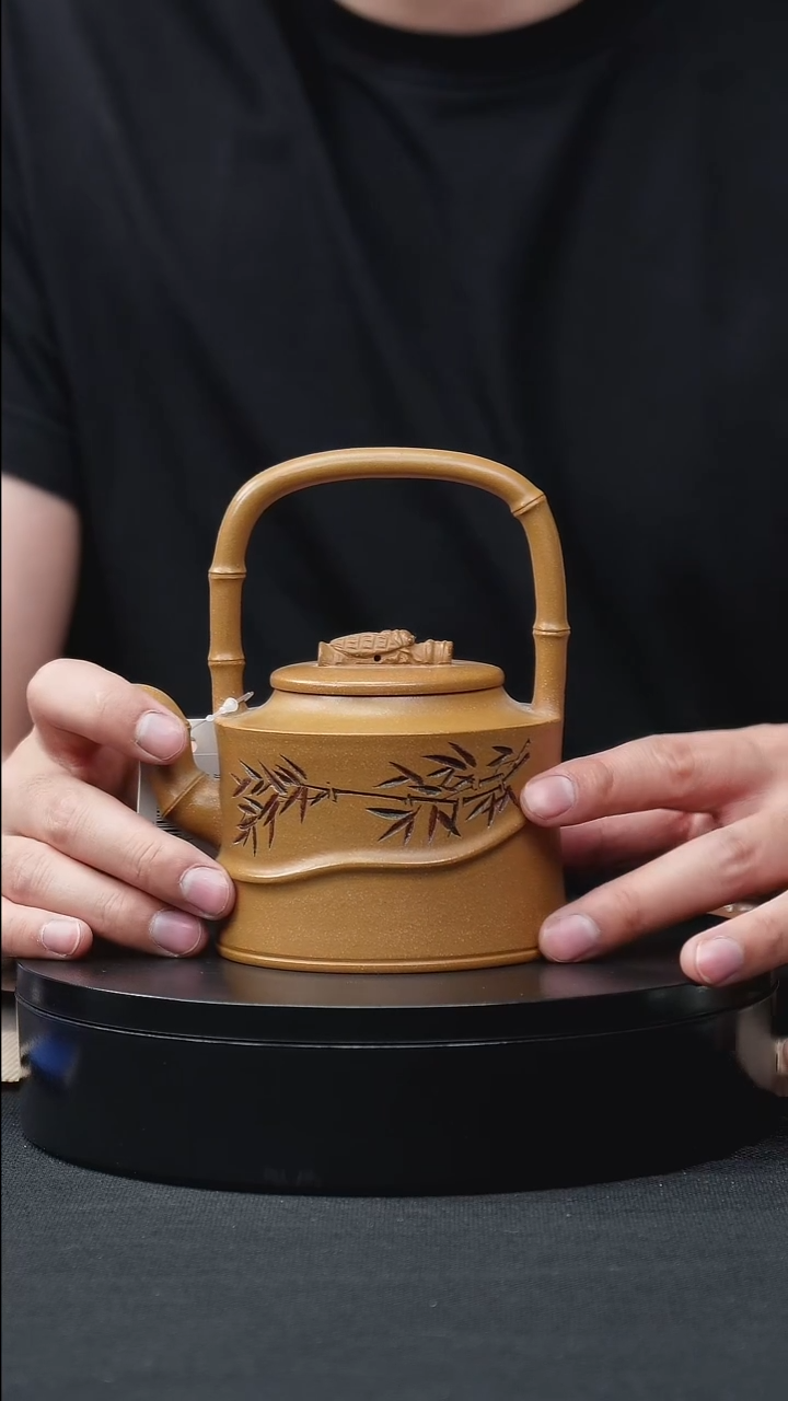 茶壶紫砂黄金段刻绘雅竹提梁