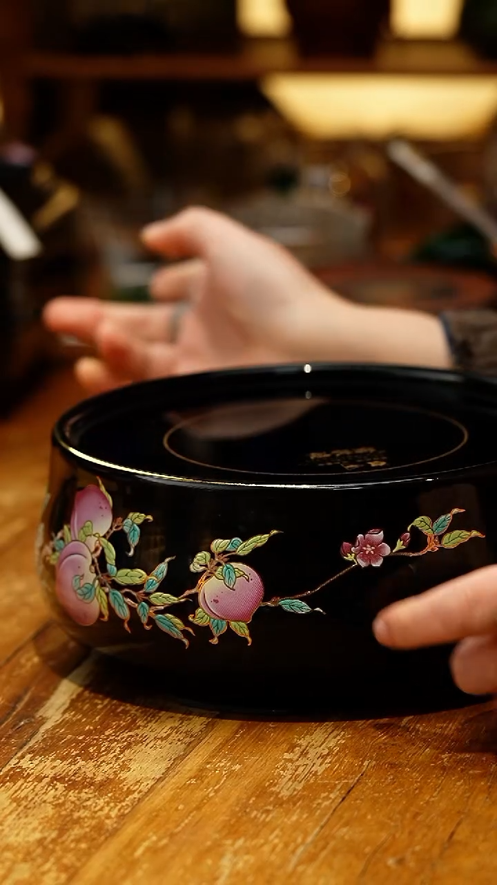 【闪购商品】莺歌烧/五桃献寿亮光黑地炉