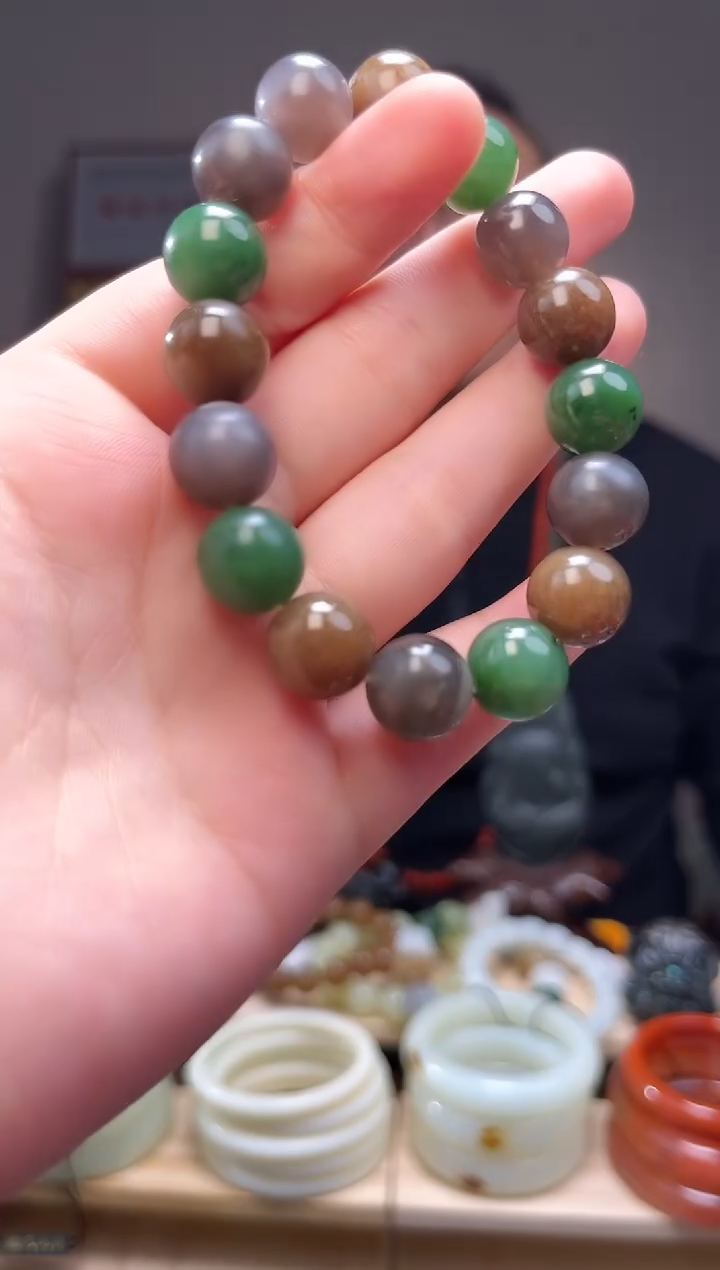 颈饰未镶嵌和田玉手串