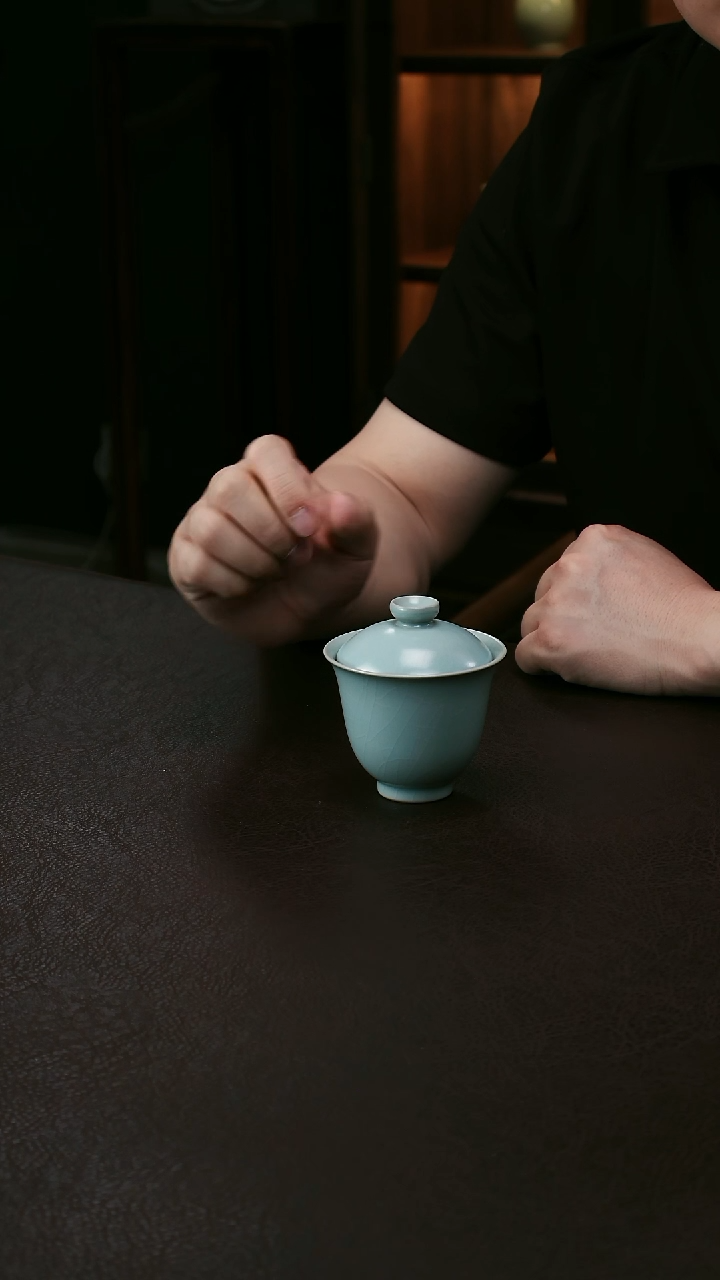 其他微瑕青玉吟盖碗52