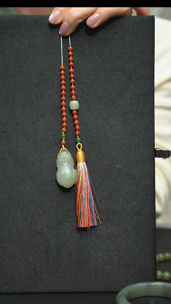 颈饰未镶嵌和田玉萍*姥颈饰 未镶嵌 和田玉 萍*姥