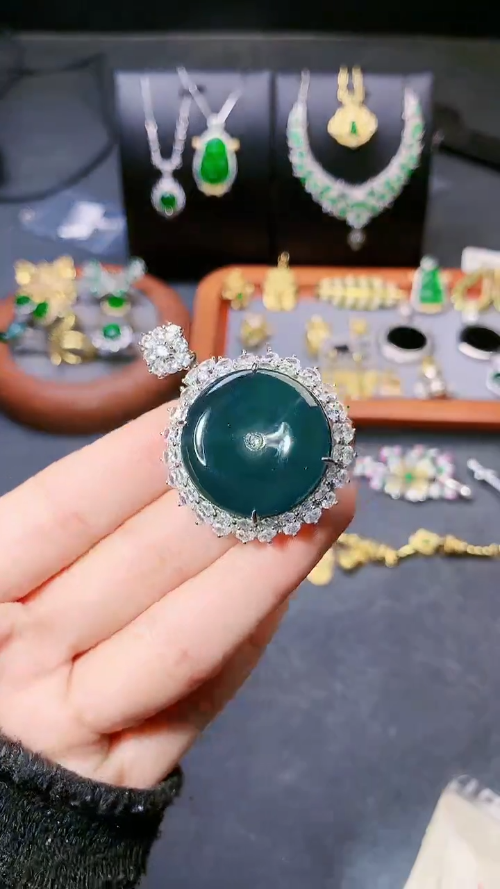 【闪购商品】翡翠毛衣链银S925镶嵌吊坠