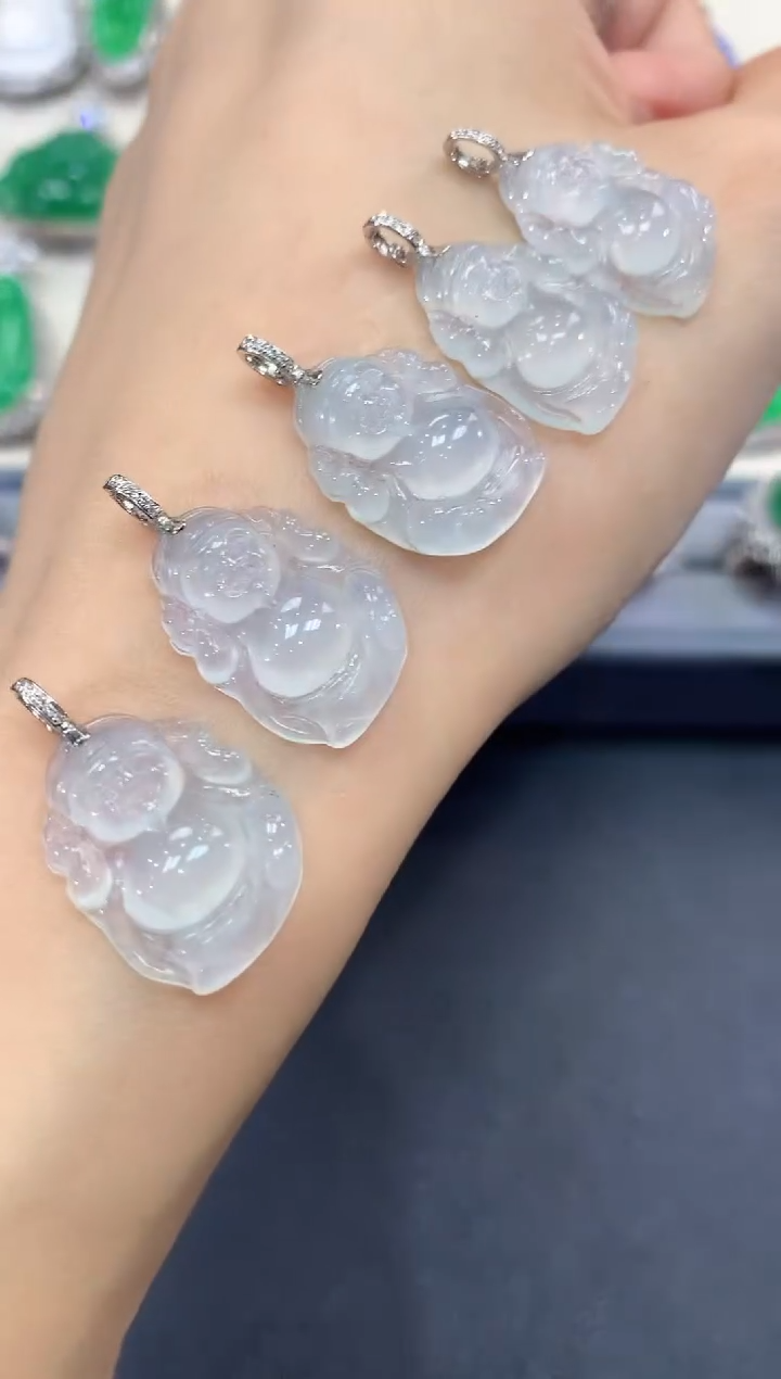 【闪购商品】翡翠吊坠(不含链)18K金镶嵌a9多样性一件发货