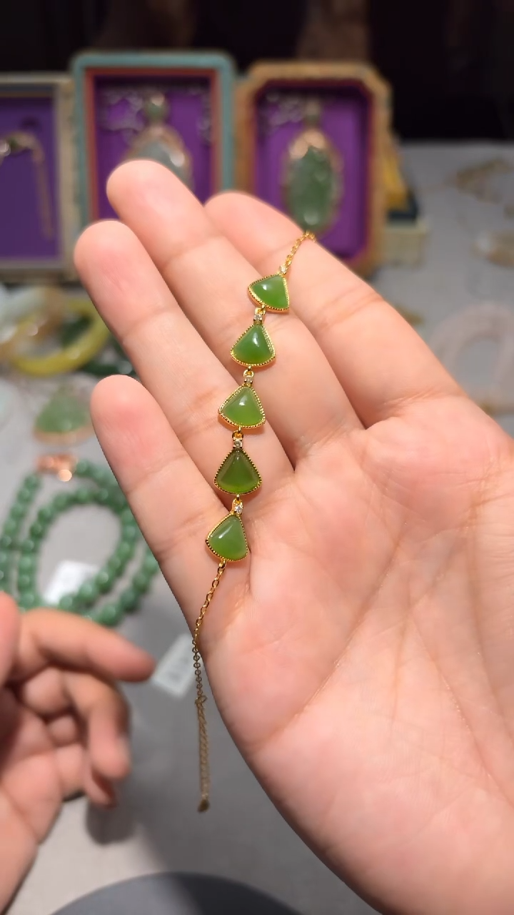 颈饰银S925镶嵌和田玉碧玉辣绿手串