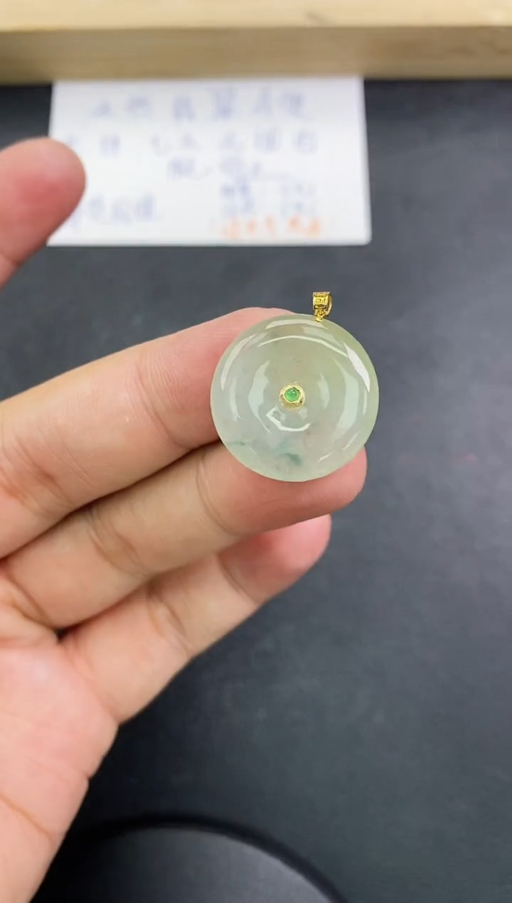 【闪购商品】翡翠颈饰18K金镶嵌天然翡翠A货赠皮绳