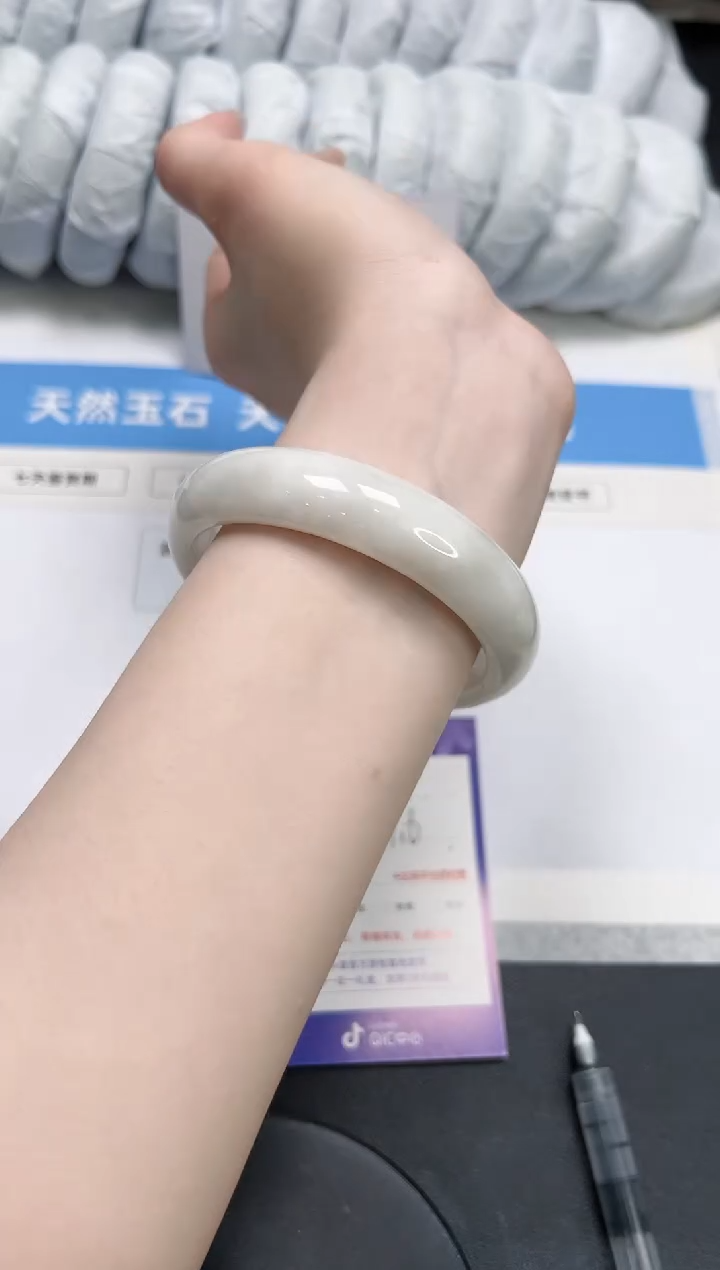 和田玉未镶嵌手镯50-61.6和田