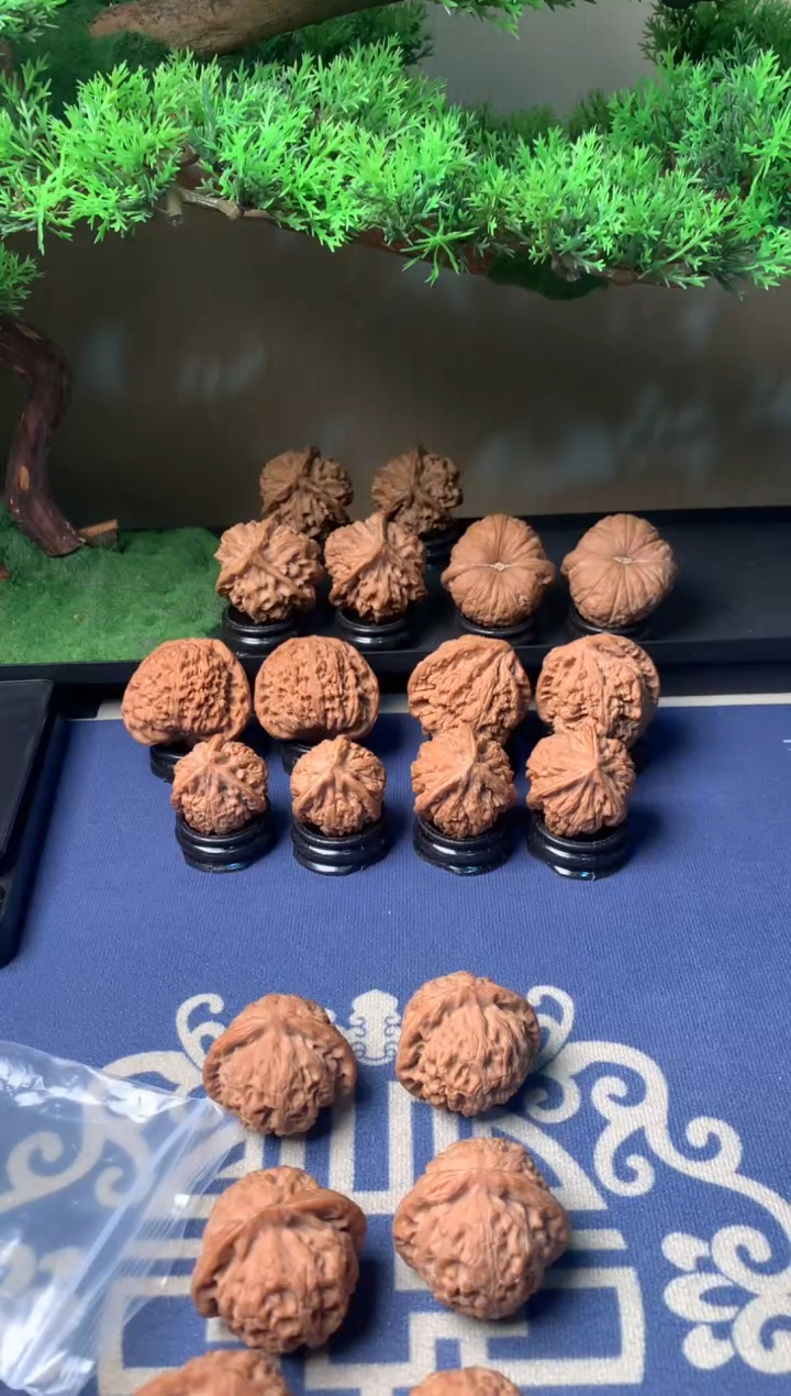 【闪购商品】文玩核桃把件40宫灯