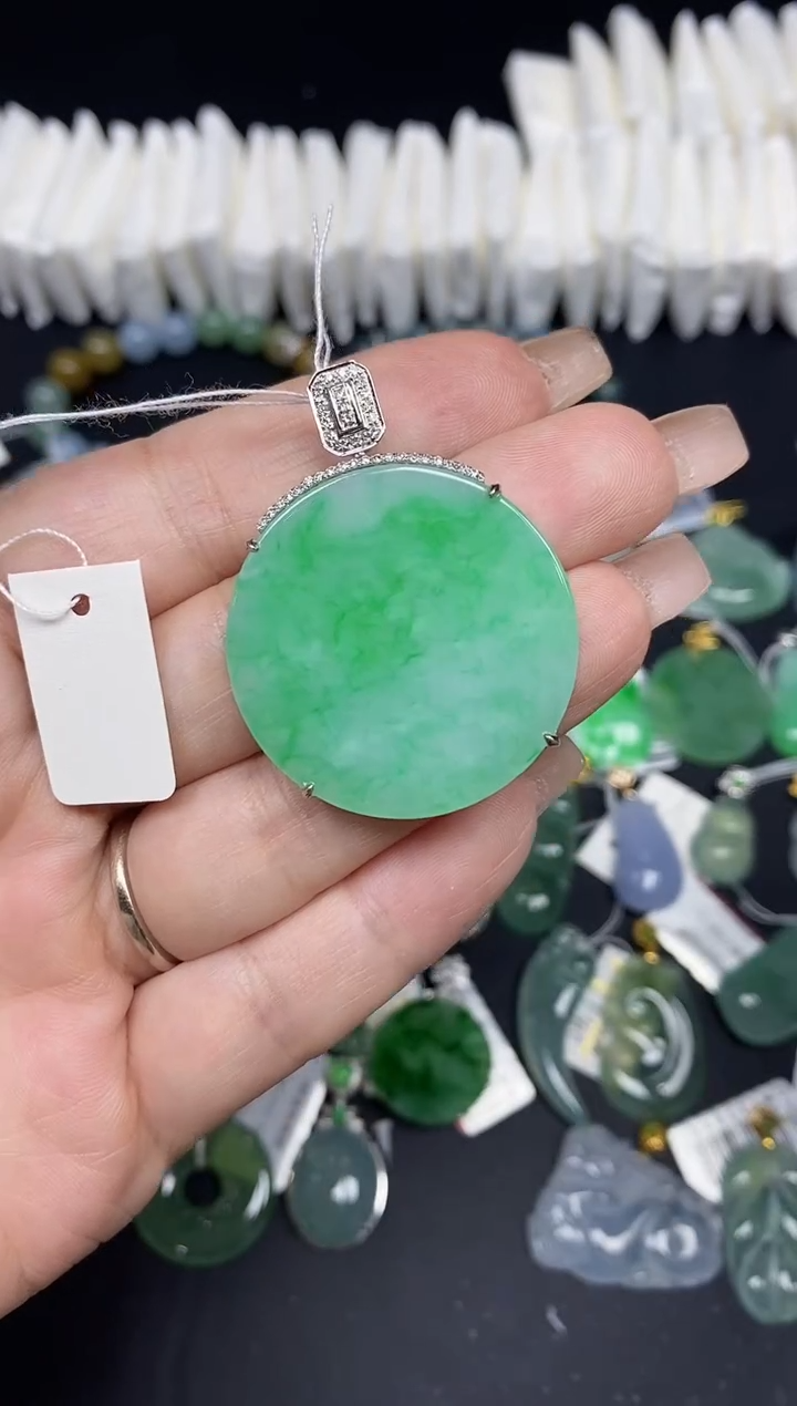 吊坠(不含链)18K金镶嵌翡翠无事牌18K金扣镶嵌@@CMT