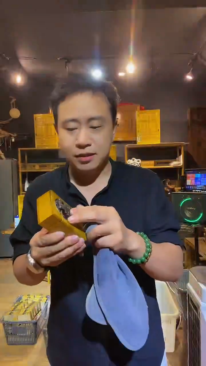 木金丝楠木制品老款烟盒