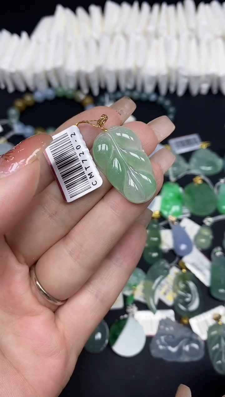 吊坠(不含链)18K金镶嵌翡翠叶子18K金扣镶嵌@@CMT720-2