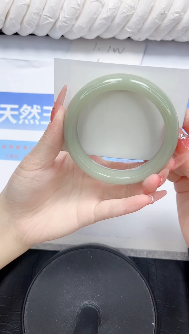 石英质玉手镯未镶嵌60-58