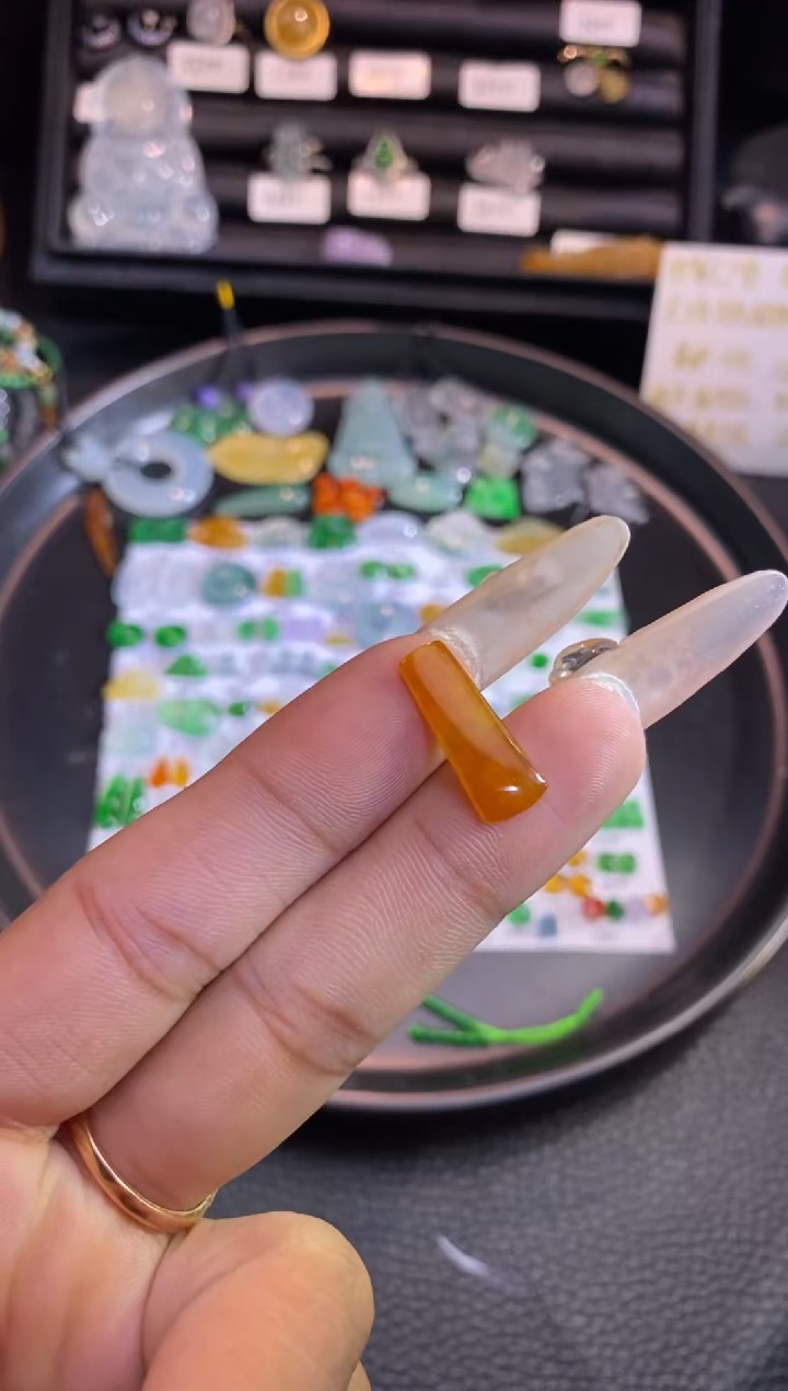 【闪购商品】翡翠挂件未镶嵌牌