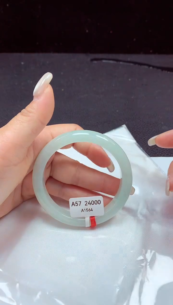 【闪购商品】翡翠手镯未镶嵌镯子58+