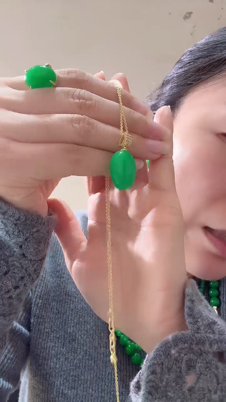 颈饰未镶嵌石英质玉绿蛋面裸