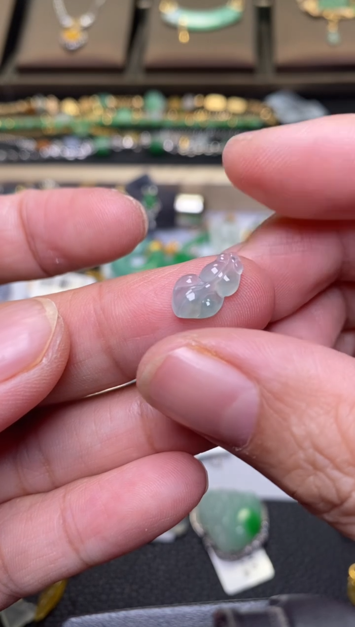 翡翠未镶嵌颈饰净货37268