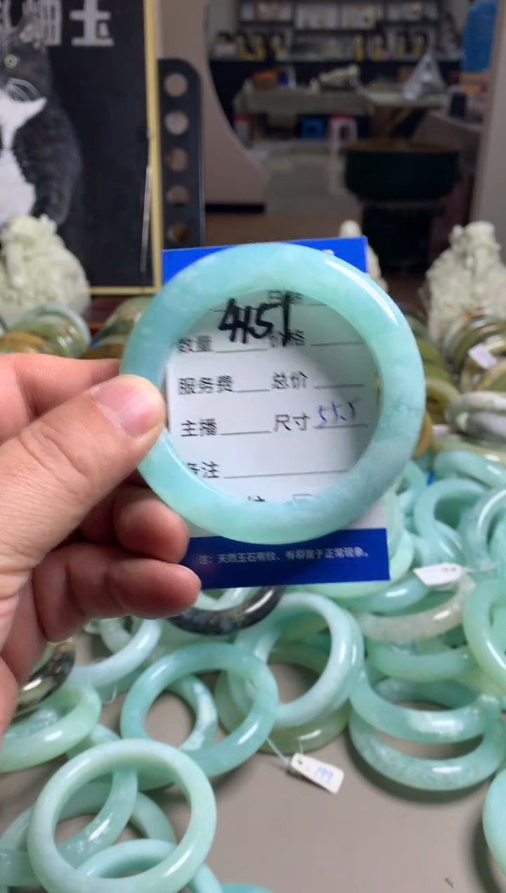 【闪购商品】蛇纹石玉手镯未镶嵌4151