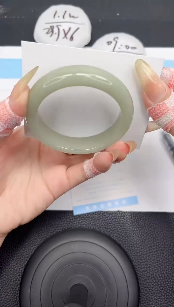 石英质玉手镯未镶嵌117-54