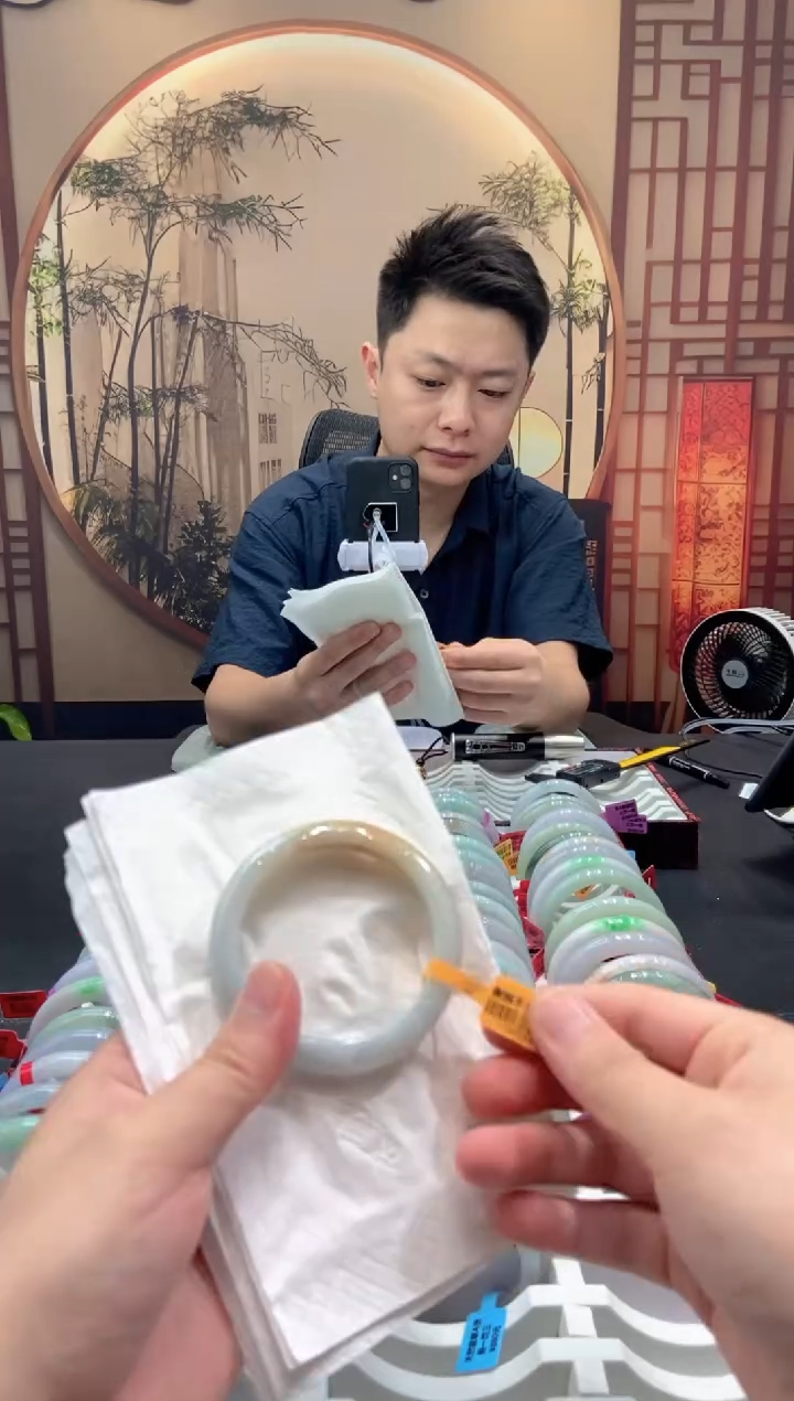翡翠手镯未镶嵌000050629