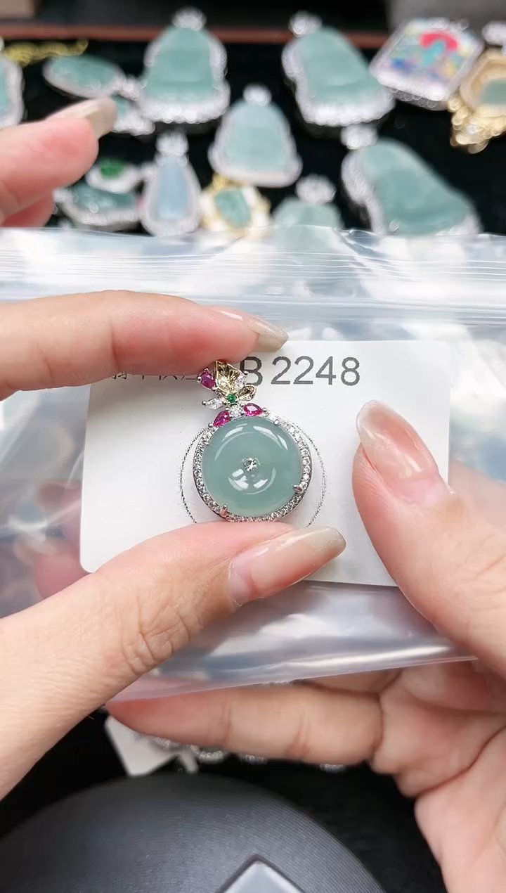 【闪购商品】翡翠颈饰未镶嵌赠皮绳2248