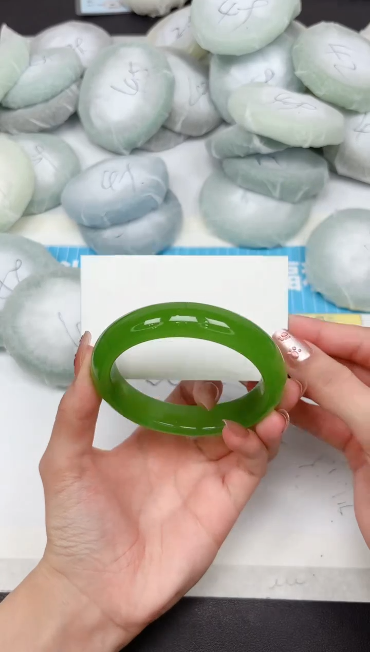 石英质玉手镯未镶嵌32-60.0