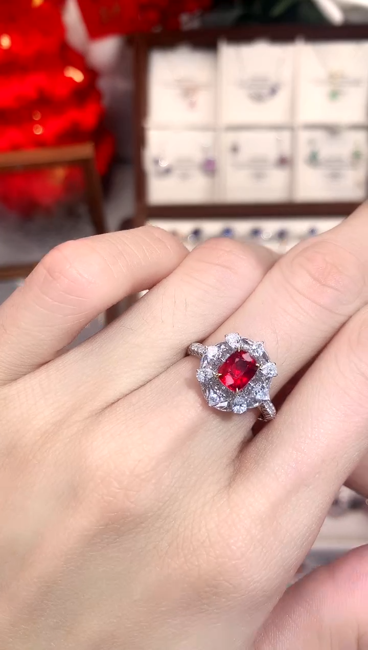 【闪购商品】尖晶石戒指18K金镶嵌1.23ct/天然宝石/七天无理由