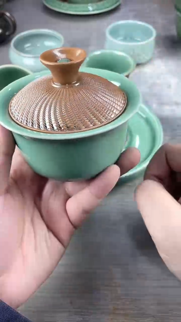 青瓷仓储清仓福利