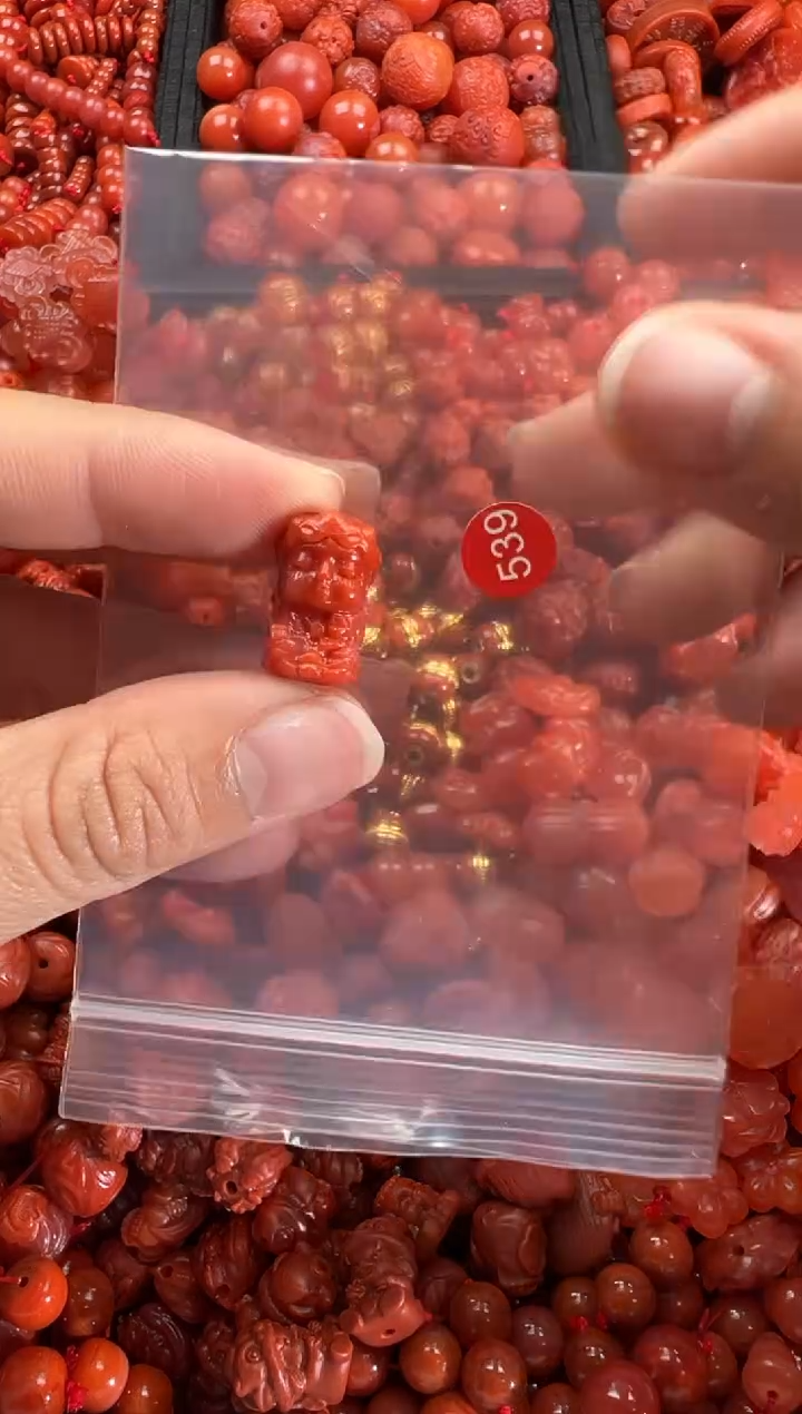 【闪购商品】南红玛瑙颈饰未镶嵌1