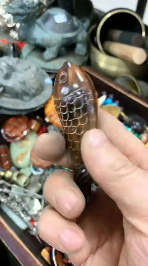 【闪购商品】一物一拍编号牛角鱼把件