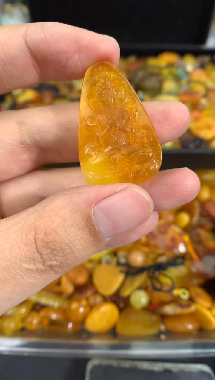 蜜蜡未镶嵌珠宝奇石1