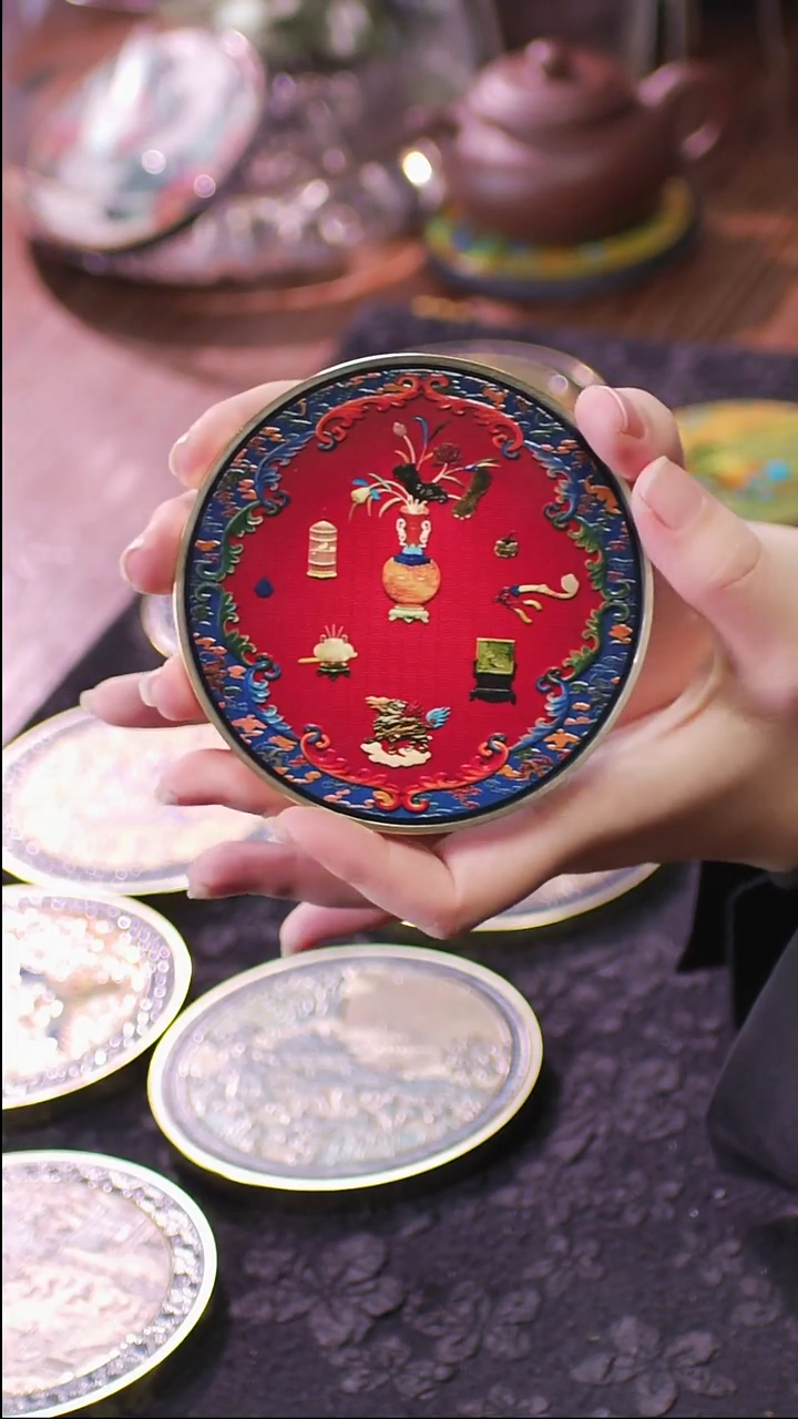 壹藏贰宝八宝嵌图案铜圈杯垫一片