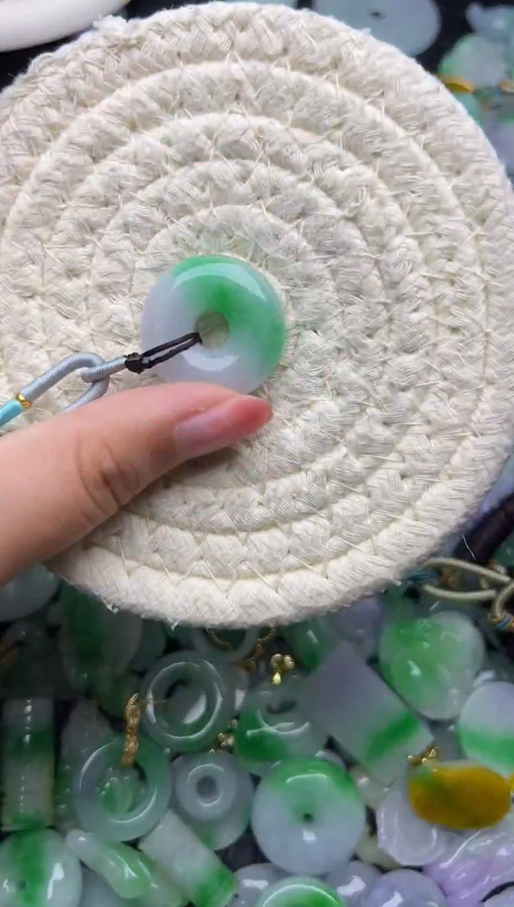 翡翠未镶嵌颈饰天然缅甸翡翠吊坠
