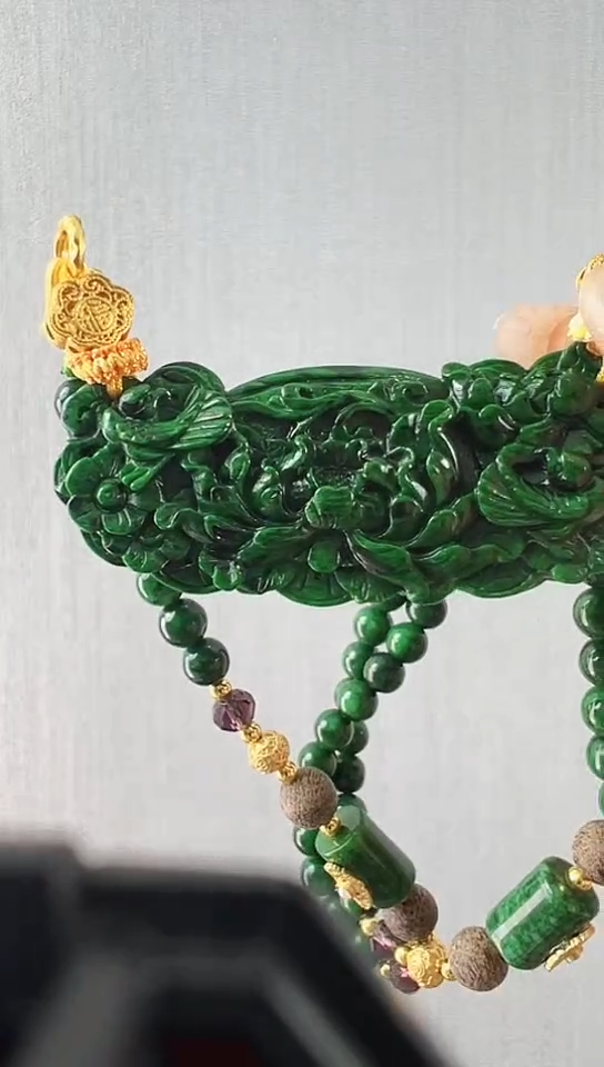 颈饰未镶嵌翡翠喜上眉梢