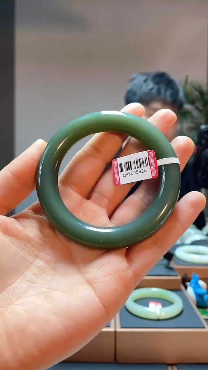 【闪购商品】和田玉手镯未镶嵌55碧玉粉青95035826