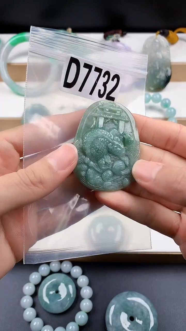 颈饰未镶嵌翡翠天然翡翠吊坠挂件